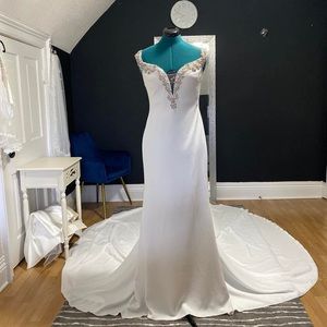Pronovias Newton New Never Worn Fit and Flare Wedding Gown